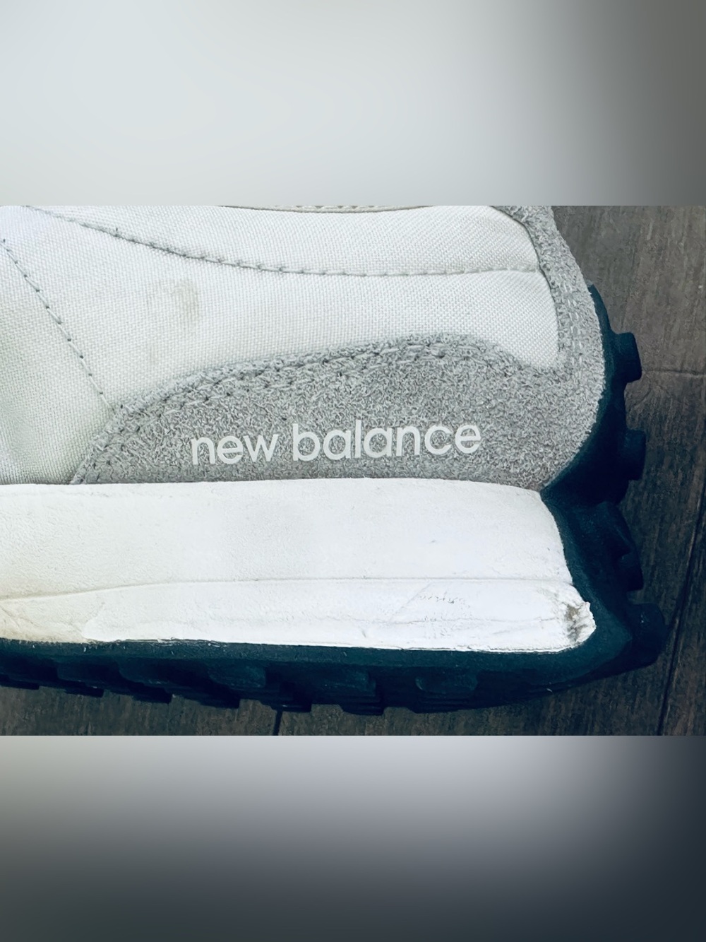 Women’s Sz 7.5 Black/Sea Salt New Balance 327 Sneakers - Picture 11 of 13